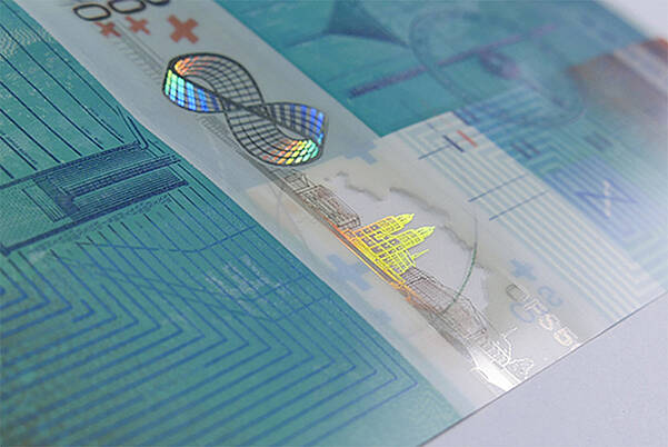 Partially metallized banknote with security thread by LEONHARD KURZ