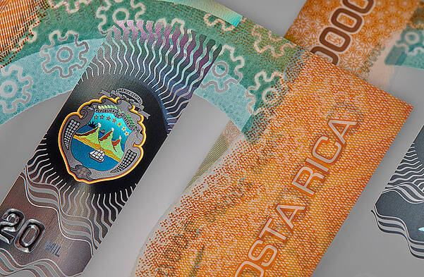 Colored KINEGRAM® security feature on banknote