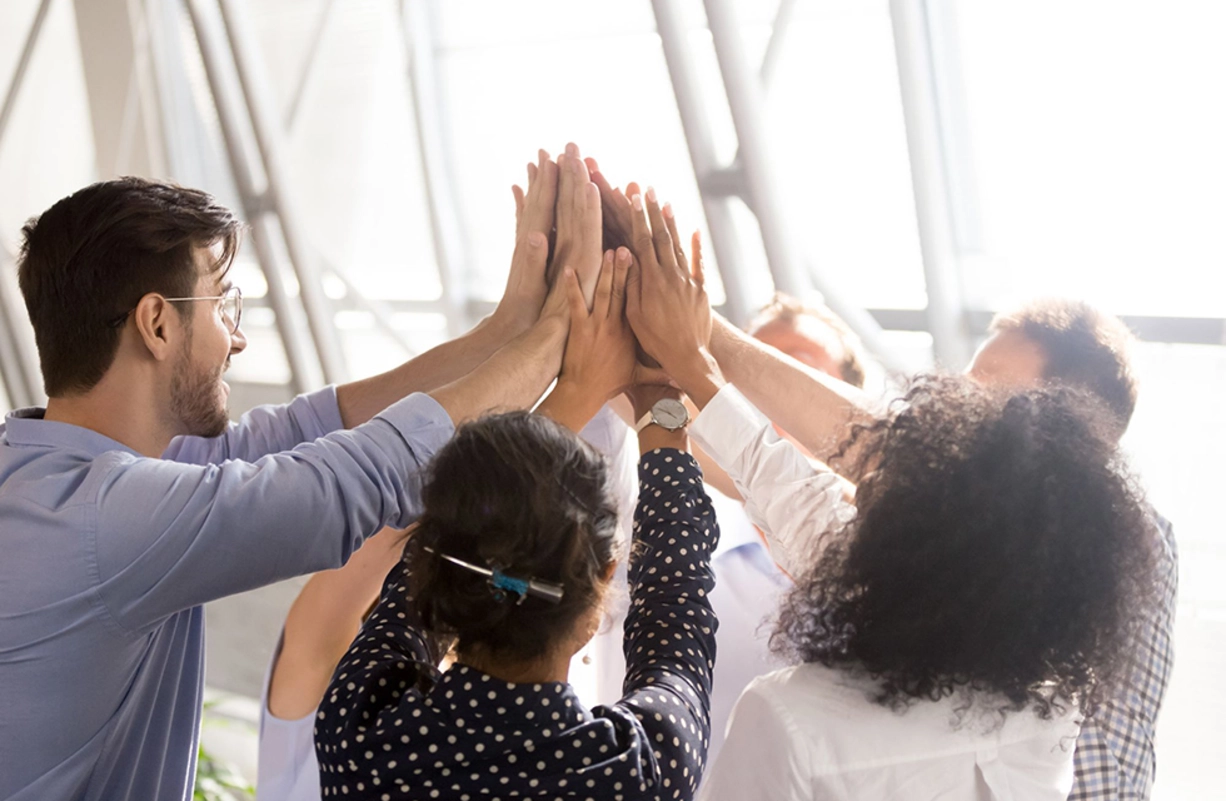 Social Sustainability at LEONHARD KURZ Code of Business Conduct: Teamwork at LEONHARD KURZ