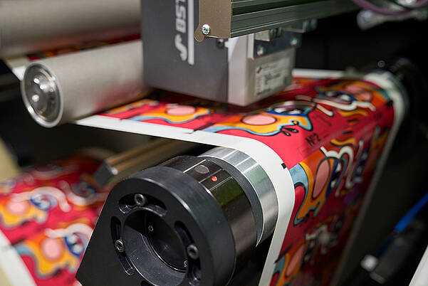 3D Printing in the Packaging Industry: Creative Possibilities for Folding Cartons, Folding Boxes & More Surface finishing in sheetfed printing: KURZ DM-UNILINER