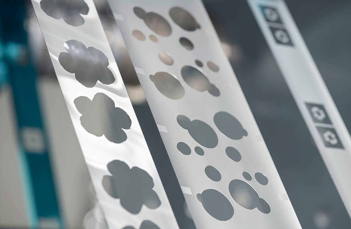 Embellishment Machines for Every Purpose LEONHARD KURZ Stiftung & Co. KG