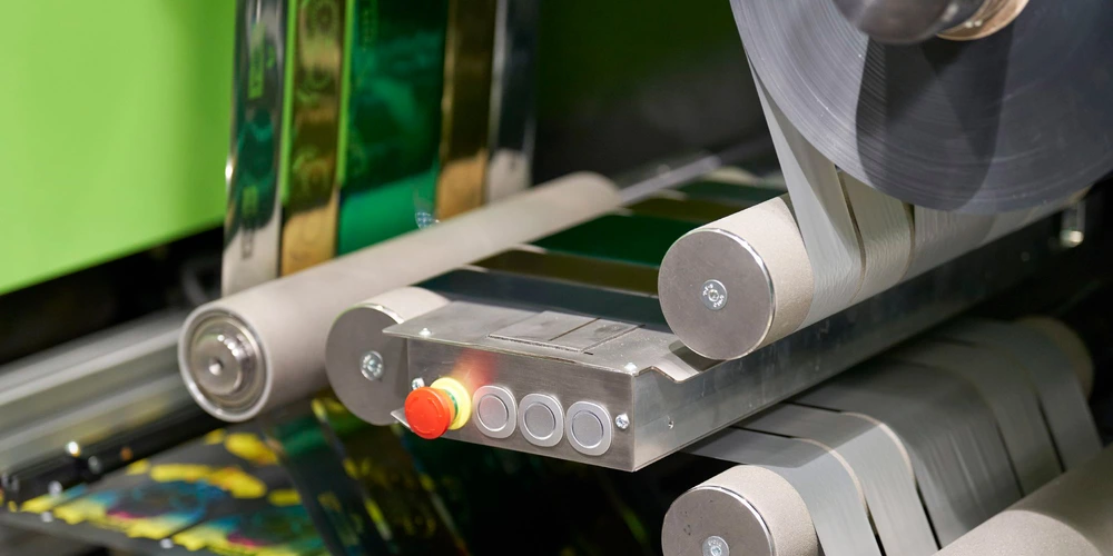 Quality Label Finishing: Screen Printing, Digital Printing, Offset Printing - LEONHARD KURZ